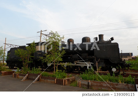 The 8620-type steam locomotive preserved at Niisato Station The 8620-type steam locomotive preserved at Niisato Station 139309115