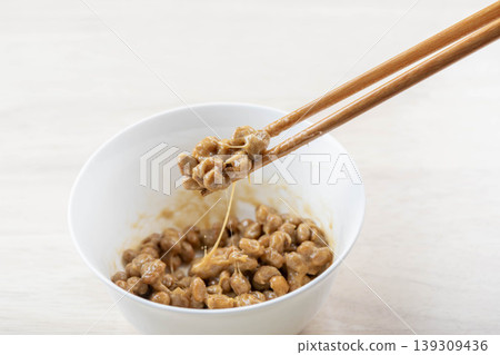 納豆的纖維和筷子 納豆的纖維和筷子 139309436