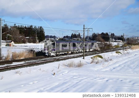 A winter morning on the Tohoku Main Line A winter morning on the Tohoku Main Line 139312408
