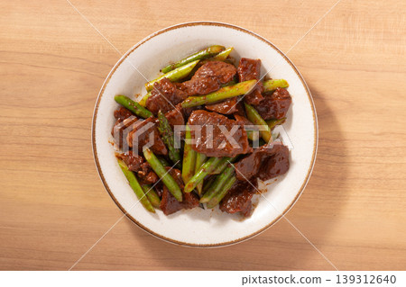 烤牛腩排配蘆筍 烤牛腩排配蘆筍 139312640