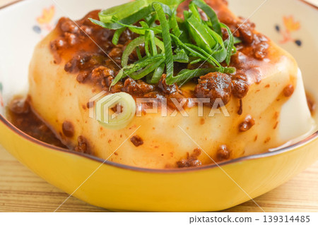 Tofu with minced chicken sauce Tofu with minced chicken sauce 139314485