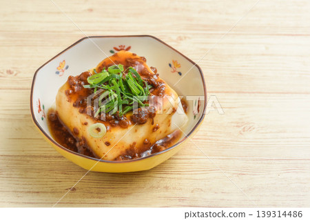 Tofu with minced chicken sauce Tofu with minced chicken sauce 139314486