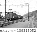 A freight train pulled by an ED17 during shunting operations. 139315052