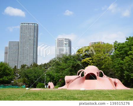 從公園眺望高層公寓大樓 | 辰巳之森綠道公園 從公園眺望高層公寓大樓 | 辰巳之森綠道公園 139315276