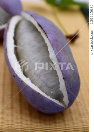 Close-up of Akebi fruit 139315683