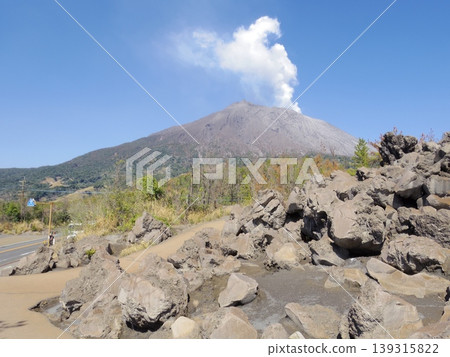 Minamidake peak as seen from the Sakurajima Arimura Lava Observatory (Kagoshima City, Kagoshima Prefecture) Minamidake peak as seen from the Sakurajima Arimura Lava Observatory (Kagoshima City, Kagoshima Prefecture) 139315822