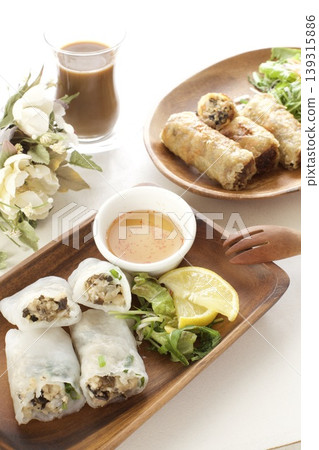 越南菜:Cha Gio 和 Goi Cuon 越南菜:Cha Gio 和 Goi Cuon 139315886