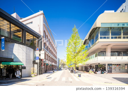 Yokohama Motomachi under a blue sky Yokohama Motomachi under a blue sky 139316394