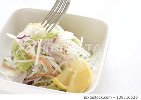 Fresh vegetable salad with pre-cut vegetables 139316520