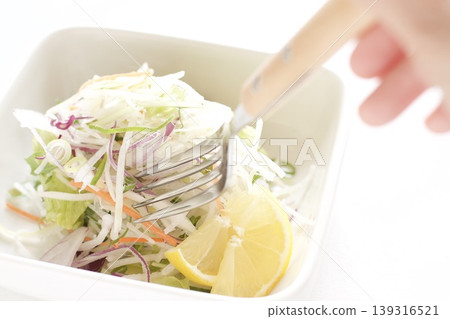 Fresh vegetable salad with pre-cut vegetables 139316521