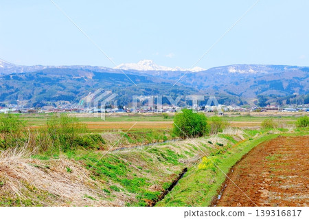 Scenery of Kijimadaira Village in April; Scenery of Shinshu; Spring rural landscape 139316817