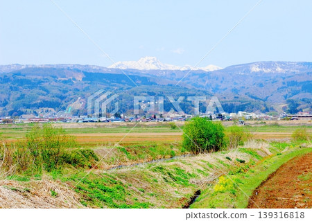 Scenery of Kijimadaira Village in April; Scenery of Shinshu; Spring rural landscape 139316818