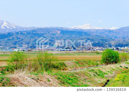 Scenery of Kijimadaira Village in April; Scenery of Shinshu; Spring rural landscape Scenery of Kijimadaira Village in April; Scenery of Shinshu; Spring rural landscape 139316819