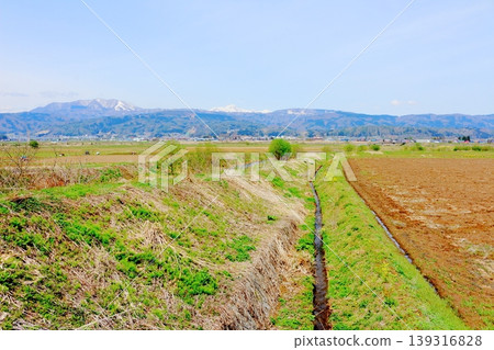 Scenery of Kijimadaira Village in April; Scenery of Shinshu; Spring rural landscape Scenery of Kijimadaira Village in April; Scenery of Shinshu; Spring rural landscape 139316828