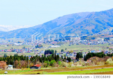 Scenery of Kijimadaira Village in April; Scenery of Shinshu; Spring rural landscape Scenery of Kijimadaira Village in April; Scenery of Shinshu; Spring rural landscape 139316849