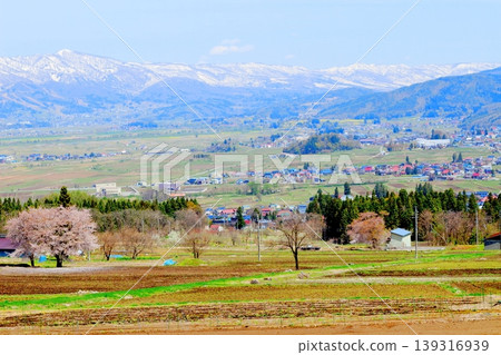 Scenery of Kijimadaira Village in April; Scenery of Shinshu; Spring rural landscape 139316939