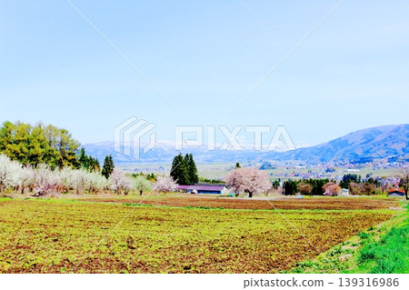 Scenery of Kijimadaira Village in April; Scenery of Shinshu; Spring rural landscape Scenery of Kijimadaira Village in April; Scenery of Shinshu; Spring rural landscape 139316986