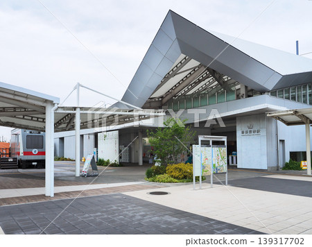Makuhari-Toyosuna Station (Keiyo Line) 139317702