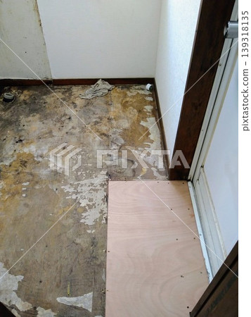 After replacing the damaged bathroom floor with a new one After replacing the damaged bathroom floor with a new one 139318135