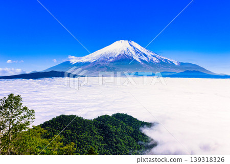 北海道云海景觀與富士山構成 北海道云海景觀與富士山構成 139318326