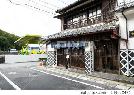 Kashikojima Shopping Street: A long-established pearl shop and a sightseeing boat dock, Mie Prefecture Kashikojima Shopping Street: A long-established pearl shop and a sightseeing boat dock, Mie Prefecture 139320485