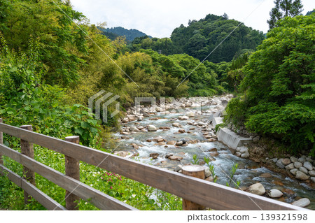 Bridge over the river on Nakasendo trail, Japan Bridge over the river on Nakasendo trail, Japan 139321598