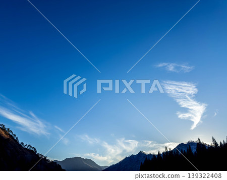 Late autumn blue sky Late autumn blue sky 139322408