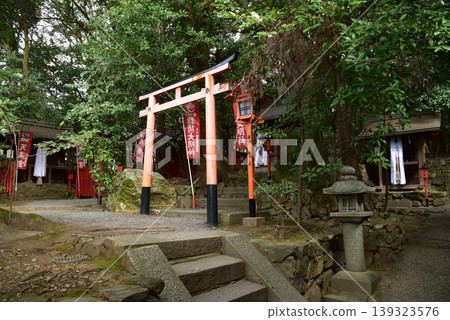 Iwaya Shrine, Inari Shrine, Yamashina Ichinomiya, Kyoto 139323576
