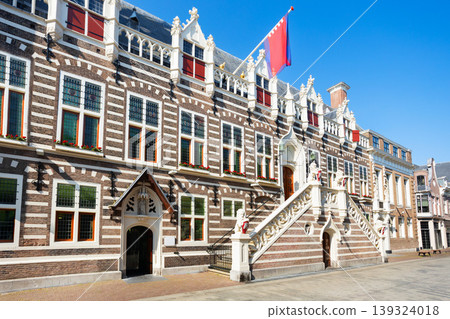 Stadhuis city hall in Alkmaar town centre, Netherlands Stadhuis city hall in Alkmaar town centre, Netherlands 139324018