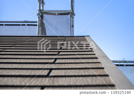 獨立式住宅的舊屋頂材料－屋頂翻修前 139325190
