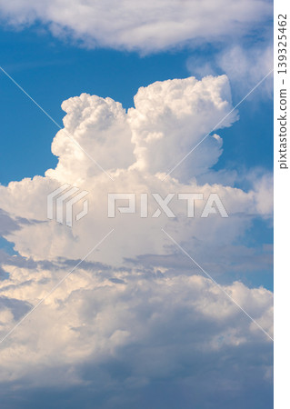 夏天的藍天和白雲 139325462