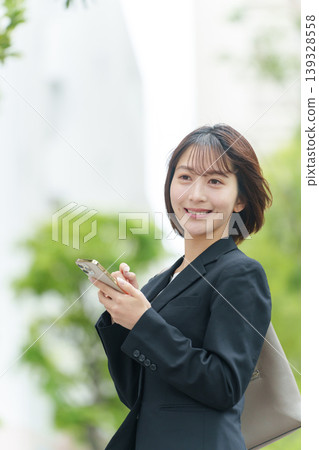 商務女性智能手機 139328558
