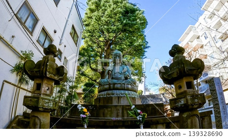位於東京品川寺的坐像地藏菩薩像，是舊東海道的象徵。 139328690