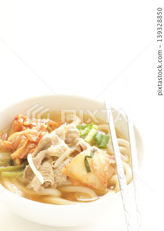 Kimchi meat udon Kimchi meat udon 139328850