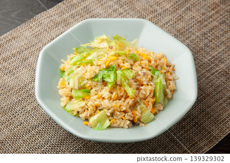 生菜炒飯 139329302