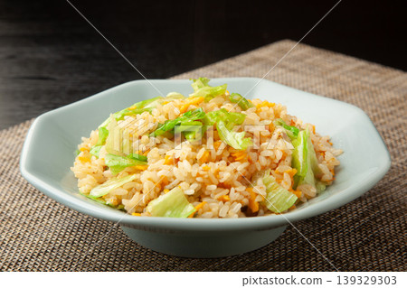 Lettuce fried rice 139329303
