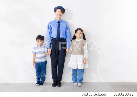 Image of a female security guard Image of a female security guard 139329352