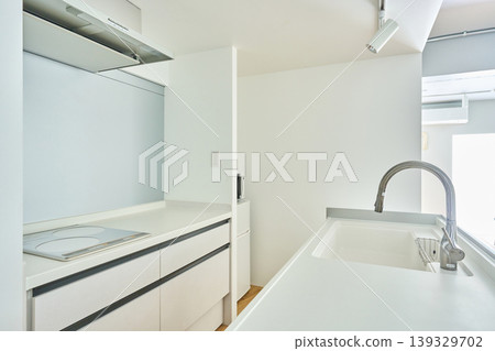 室內設計以白色為主色調,廚房採用白色繫配色。 室內設計以白色為主色調,廚房採用白色繫配色。 139329702