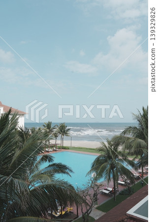 從海外酒店看到的海景和泳池 139329826