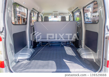 Car trunk room 139329888