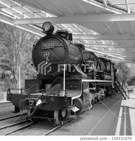 Model 9600 steam locomotive 139331076