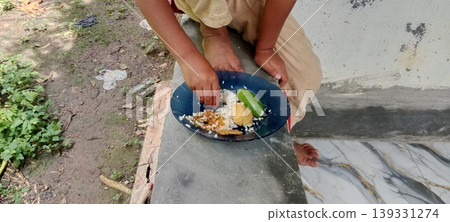 Lunch on the edge of the house Lunch on the edge of the house 139331274