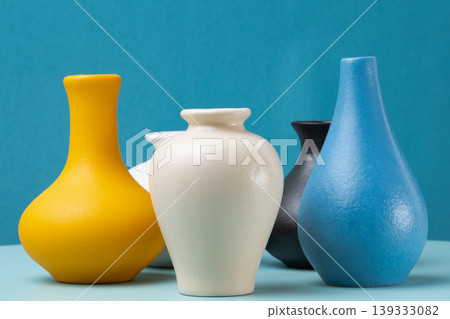 small, beautiful flower vases 139333082