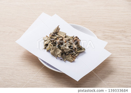 魚腥草茶,草藥茶,保健茶,排毒茶,日本三大民間療法之一,茶葉盛於盤中。 魚腥草茶,草藥茶,保健茶,排毒茶,日本三大民間療法之一,茶葉盛於盤中。 139333684