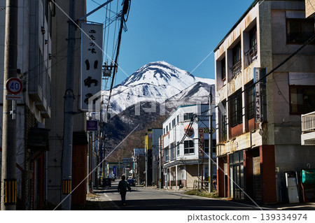 從羅臼鎮眺望羅臼山 從羅臼鎮眺望羅臼山 139334974