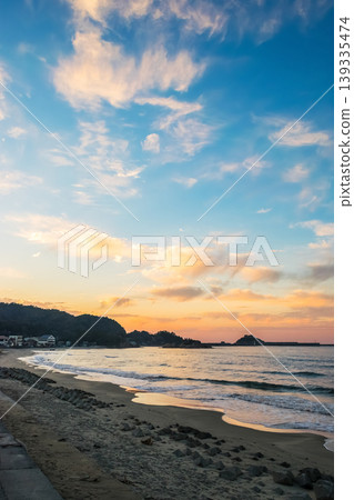 浦留海岸的日落景色(鳥取縣岩見町) 浦留海岸的日落景色(鳥取縣岩見町) 139335474