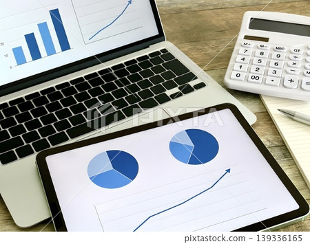 An image of business data analysis that visualizes growth using graphs. An image of business data analysis that visualizes growth using graphs. 139336165