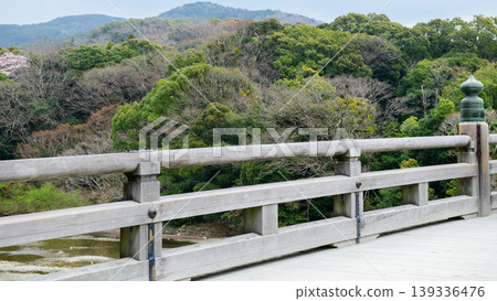 伊勢神宮、宇治橋和五十鈴河 139336476