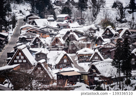 A view of the snow-covered Shirakawa-go Gassho Village from the observation deck of Shiroyama Castle Tower. A view of the snow-covered Shirakawa-go Gassho Village from the observation deck of Shiroyama Castle Tower. 139336510