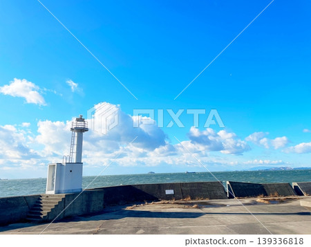 美麗的藍天和海景 美麗的藍天和海景 139336818